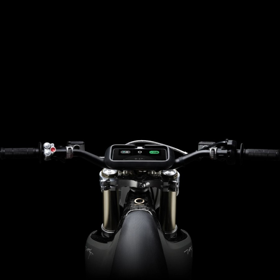 Motocross eléctrica STARK VARG MX 60-80 CV y batería de 6.5 kWh motosapollo.com